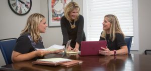 females discussing law